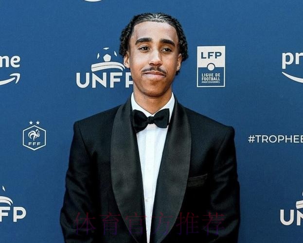 记者:约罗在皇马曼联间选择 后者为其提供5+1合同